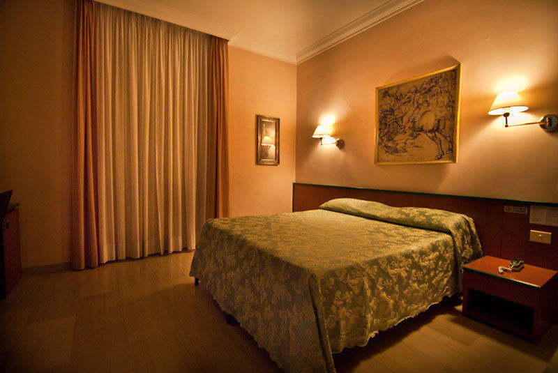 Hotel Center 2 Rome Bagian luar foto