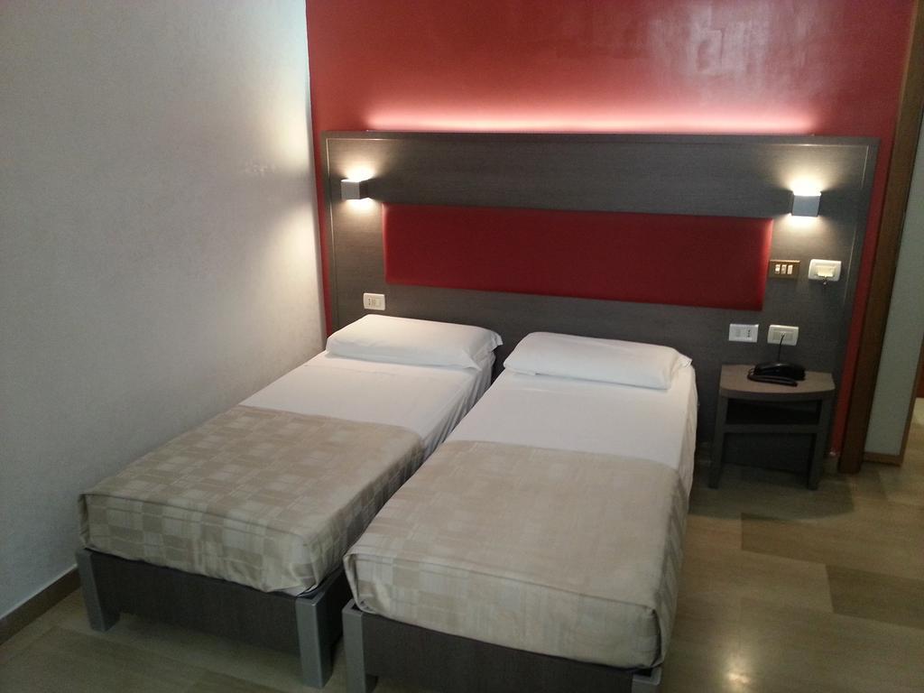 Hotel Center 2 Rome Bagian luar foto